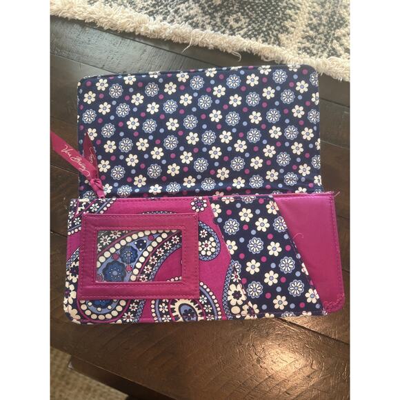 Vera Bradley retired paisley clutch wallet in the Boysenberry pattern - Picture 3 of 5